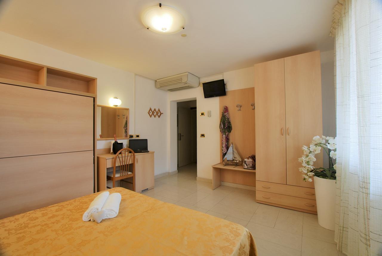 Hotel Jonni Sottomarina Esterno foto