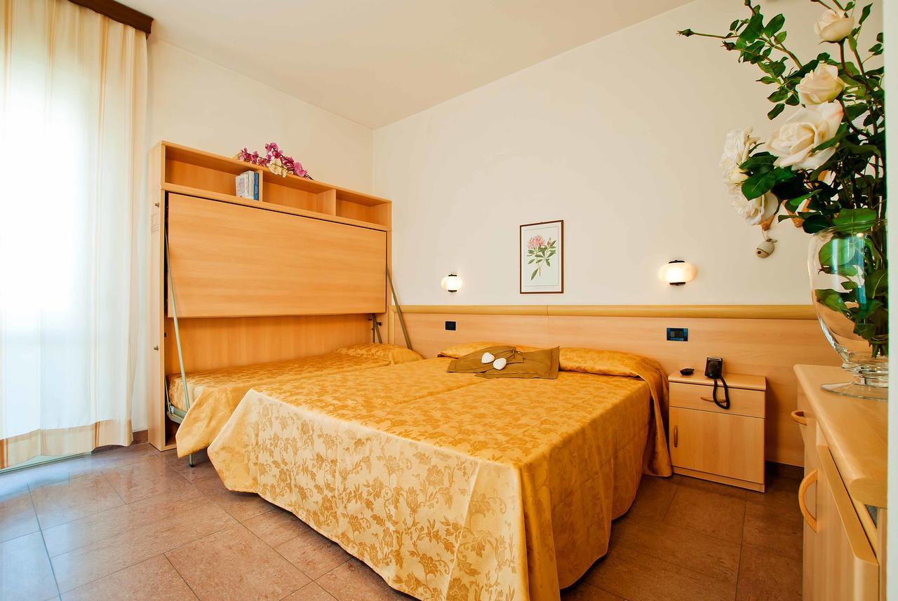 Hotel Jonni Sottomarina Esterno foto